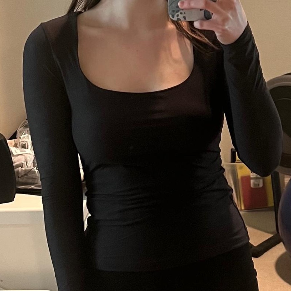 Abercrombie & Fitch Soft Matte Seamless Long-Sleeve Tuckable Squareneck Top